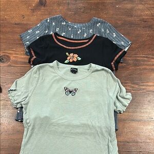 3 kids shirts short sleeves tees Green and Black  Tees butterfly flower
